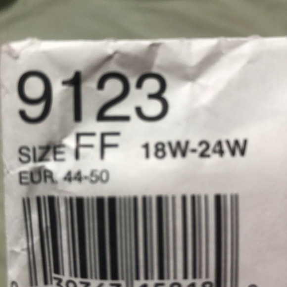 Vintage Simplicity 9123 pattern - vest- duster- pull up pants- button up jumper. - Picture 4 of 9